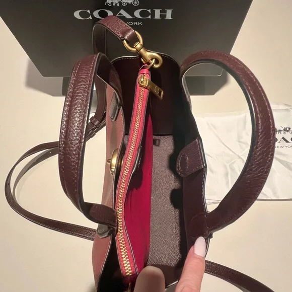 Coach 24 Willow Berry Handle & Strap Tote - Picture 8 of 13